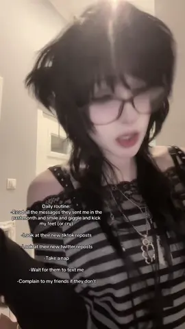 Oh how i love having a favorite person and being able to act normal #bpd #schizoposting 