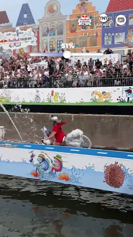 🤩🚴‍♂️🇨🇱 SERÁ UNA FIESTA Te dejamos una previa de lo que será el Red Bull Al Agua Pato, donde los competidores deberán sortear el complicado trayecto rumbo a la meta con sus NAVES de dos ruedas. No te lo pierdas y vívelo este 22 de noviembre, desde las 11:45 horas, por nuestro canal de Youtube 📲💻 Link en la BIO 📍