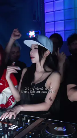 Nhạc XỊN quá ạ ☺️ #khu13 #quynhnhu 