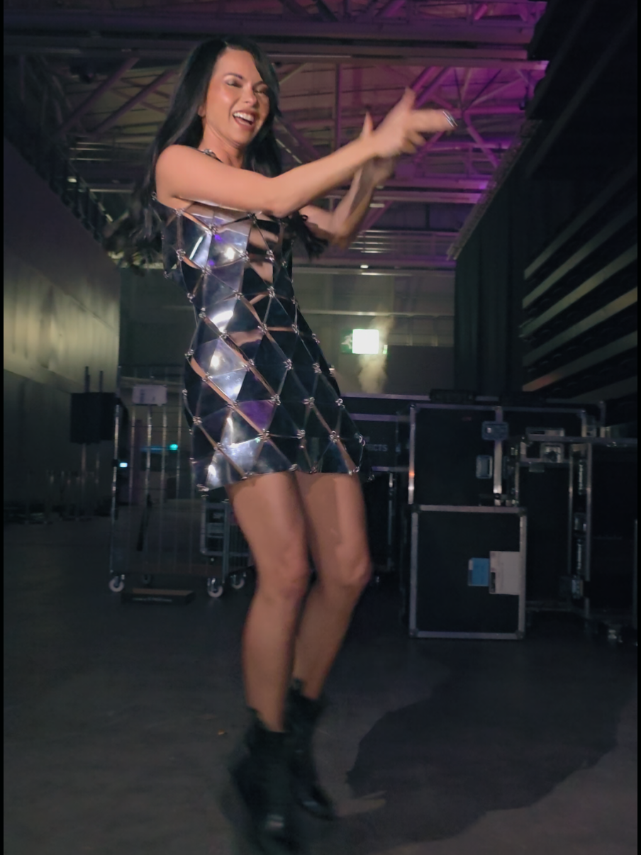 Backstage energyyy on this trend😜@SUBO 