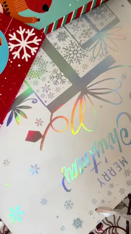 Z tymi prezentami to jest zawsze problem 😂 ciężko wymyślić coś, co zajmie malucha na dłużej, a jednocześnie będzie wartościowe i przydatne. Świetnym rozwiązaniem jest czytnik kart od KinderSpeech! To zabawka, która wspiera rozwój mowy, a dziecko uczy się podczas zabawy 💕 W zestawie są różne kategorie kart. Spójrzcie sami i lećcie na stronę: https://kinderspeech.pl/kinderspeech_karty   Ps. Każde zamówienie bierze udział w konkursie 🤭 [Współpraca reklamowa] #KinderSpeech #ZabawkaRozwojowa #UwagaMamy #rozwójmowy  