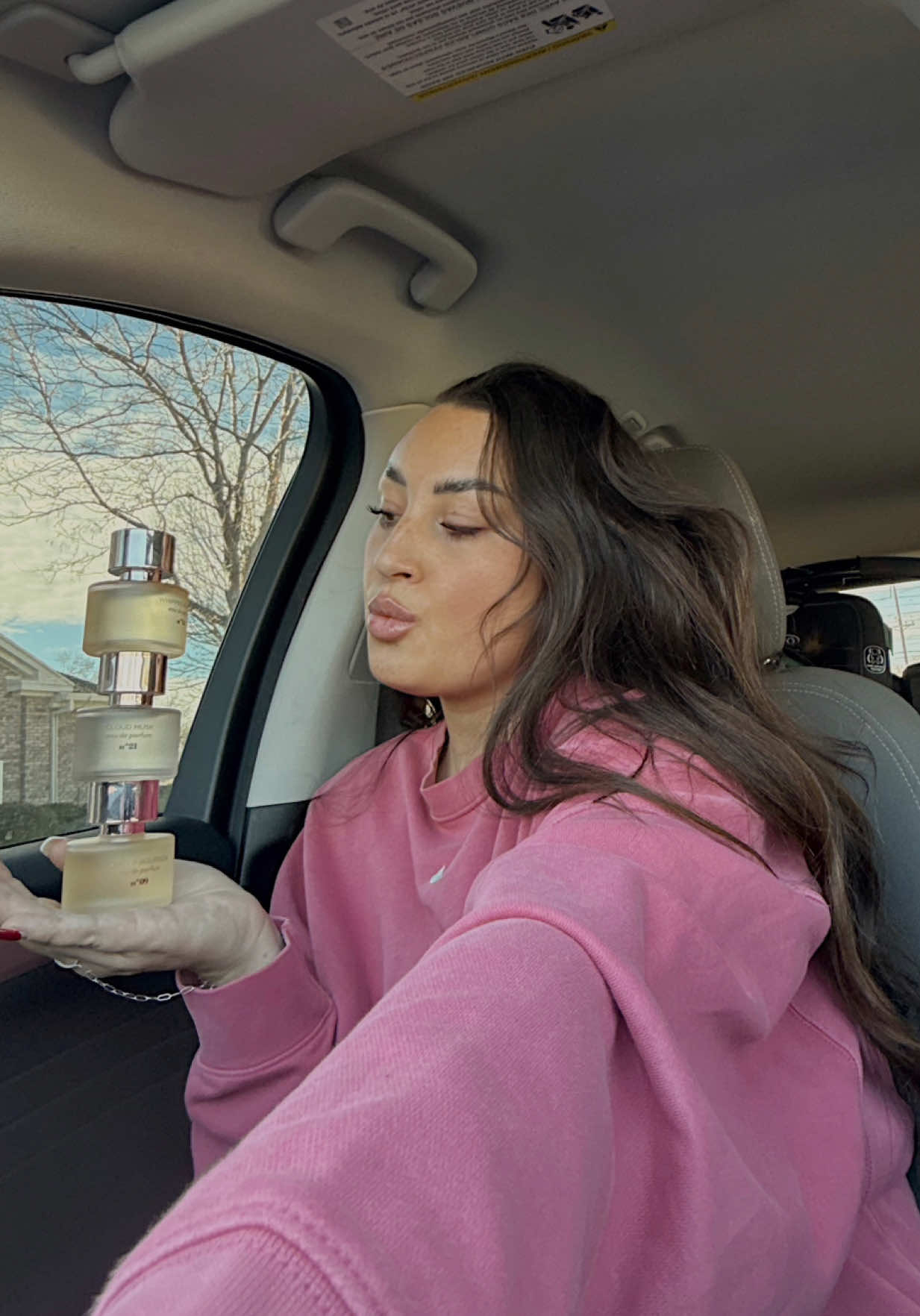 drop a ❤️ in the comments and I’ll choose someone to Venmo for your own @MIX:BAR Perfume :)) 💫 #gifting #prpackage #prunboxing 