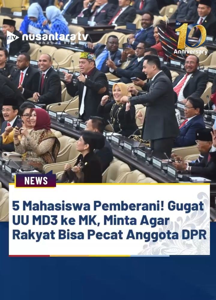 Lima mahasiswa yang terdiri dari Ikhsan Fatkhul Azis, Rizki Maulana Syafei, Faisal Nasirul Haq, Muhammad Adnan, dan Tsalis Khoirul Fatn, menguji konstitusionalitas Pasal 239 ayat (2) huruf d UU MD3. Mereka menggugat Undang-Undang Nomor 17 Tahun 2014 tentang MPR, DPR, dan DPRD di Mahkamah Konstitusi (MK) dan meminta agar rakyat, dalam hal ini konstituen, bisa memberhentikan anggota DPR RI. Mereka menganggap peran rakyat dinilai hanya sebagai 