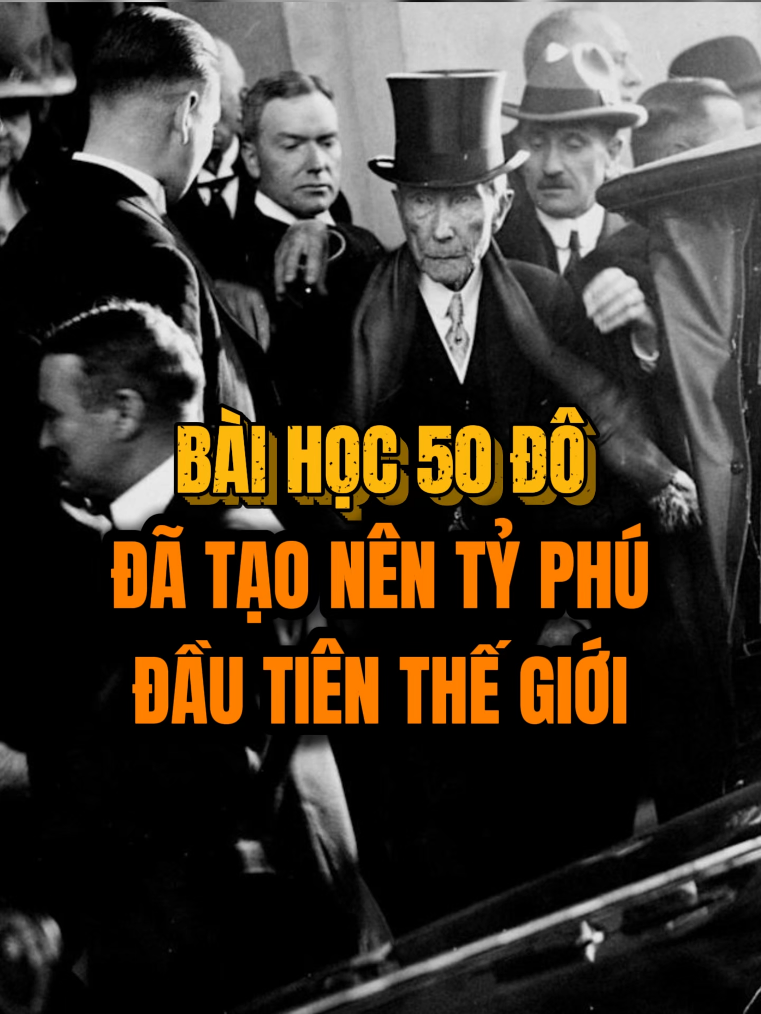 Bạn có biết John Rockefeller ,tỷ phú đầu tiên trong lịch sử – từng nói: “Người làm việc cả ngày sẽ không có thời gian để kiếm tiền.” Ông hiểu điều đó từ khi còn rất nhỏ. Hồi tiểu học, Rockefeller kiếm vài xu bằng cách bán những viên đá màu cho bạn bè. Không lâu sau, cậu bé tiết kiệm được 50 đô. Rồi một ngày, một nông dân cần đúng số tiền đó để trả nợ, và Rockefeller cho ông ta vay… với lãi suất 7%. Một năm sau, khi nhìn thấy số tiền của mình tự lớn lên, Rockefeller nhận ra một chân lý: để tiền làm việc, thay vì để bản thân làm việc vì tiền. Bài học đó theo ông suốt cả cuộc đời, trở thành nền tảng cho khối tài sản khổng lồ mà lịch sử chưa từng thấy. Nhưng điều ít người biết là… Rockefeller không giữ những kinh nghiệm ấy cho riêng mình. Ông viết chúng lại thành những lá thư gửi cho con trai — 38 bức thư chứa đựng những bài học thực tế nhất về tiền bạc, tư duy, uy tín, đầu tư và cách trở thành một người có giá trị trong bất cứ thời đại nào. Và điều kỳ lạ là… Dù viết cách đây hơn 100 năm, từng câu từng chữ vẫn đúng y như dành cho chúng ta hôm nay. Nếu bạn muốn hiểu cách suy nghĩ của người giàu, muốn biết tại sao làm việc chăm chỉ không đủ, và muốn thay đổi cách mình nhìn về tiền… thì “38 bức thư của Rockefeller viết cho con trai” chính là cuốn sách đáng đọc nhất lúc này. #anhsangtrithuc1 #BookTok #sach #books #sachhay #sách #reading #38bucthurockefellervietchocontrai #ROCKEFELLER