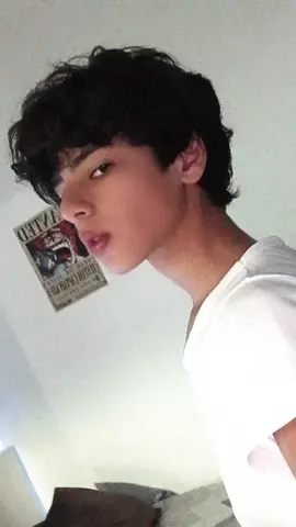 I need an iPhone #mog #bp #blackpil #looksmaxing #mogged @K. Shami @vmogsu @hullo @Zeta 