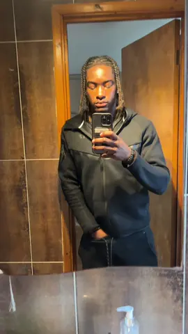 It’s a miracle😰 finally it’s not just cornrows this time 👼 (it was nice for a day now I want my cornrows back…)