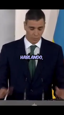 La solidaridad es un valor fundamental, pero la responsabilidad de un gobernante comienza por su propio pueblo. Escuchar al Presidente anunciar una movilización de 817 millones de euros para la reconstrucción y protección civil en el extranjero resulta, cuanto menos, doloroso para miles de familias españolas. 💔 La realidad en casa es muy distinta: Aún tenemos compatriotas en Valencia luchando contra el barro, negocios arruinados por la DANA y familias en La Palma que, años después, siguen viviendo en contenedores o esperando ayudas que no llegan tras perder sus hogares por el volcán. No se trata de no ayudar fuera, se trata de no olvidar a los de dentro. La 