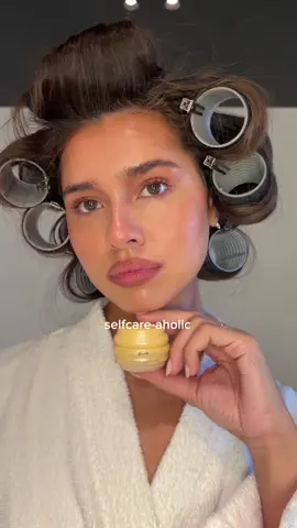This & no plans 🧈@Elies uses our new Honey Glaze Collagen Lip Mask. #gisou #honeyglaze #lipmask 