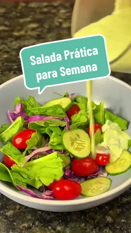 Saladas práticas para a semana inteira! 🥗💚 É só montar nos potes e deixar na geladeira, elas duram até 3 ou 4 dias sem o molho. O molhinho, separado, mantém a textura por 2 a 3 dias 😋 🌿 Molho cremoso de iogurte: • 1 copo de iogurte natural • 1 colher de azeite • 1 dente de alho (amolecido no micro-ondas por 15s) • Salsinha picada • Sal a gosto Depois é só misturar, guardar e, na hora de comer, agitar o pote e mandar ver! 🥗✨ Créditos: @elizemiranda_ (Ig) #tiktokbrasil #fybrasil #saladasemana #saladapratica #organizaçãoalimentar