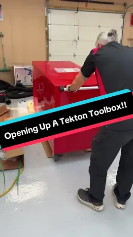 This is definitely unique compared to many of them we see nowadays! #mechanic #automotive #tools #viral #fyp 