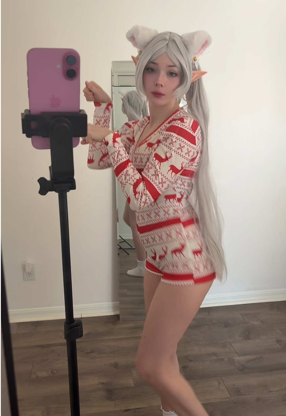 ay mi gatito :3 #frierenbeyondjourneysend #frierencosplay #christmascosplay #frierenanime #catgirl 