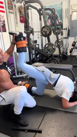 Sufrimiento TOTAL… #ejercicio #micuerpo #gluteos #transformandomicuerpo #lehighacre 