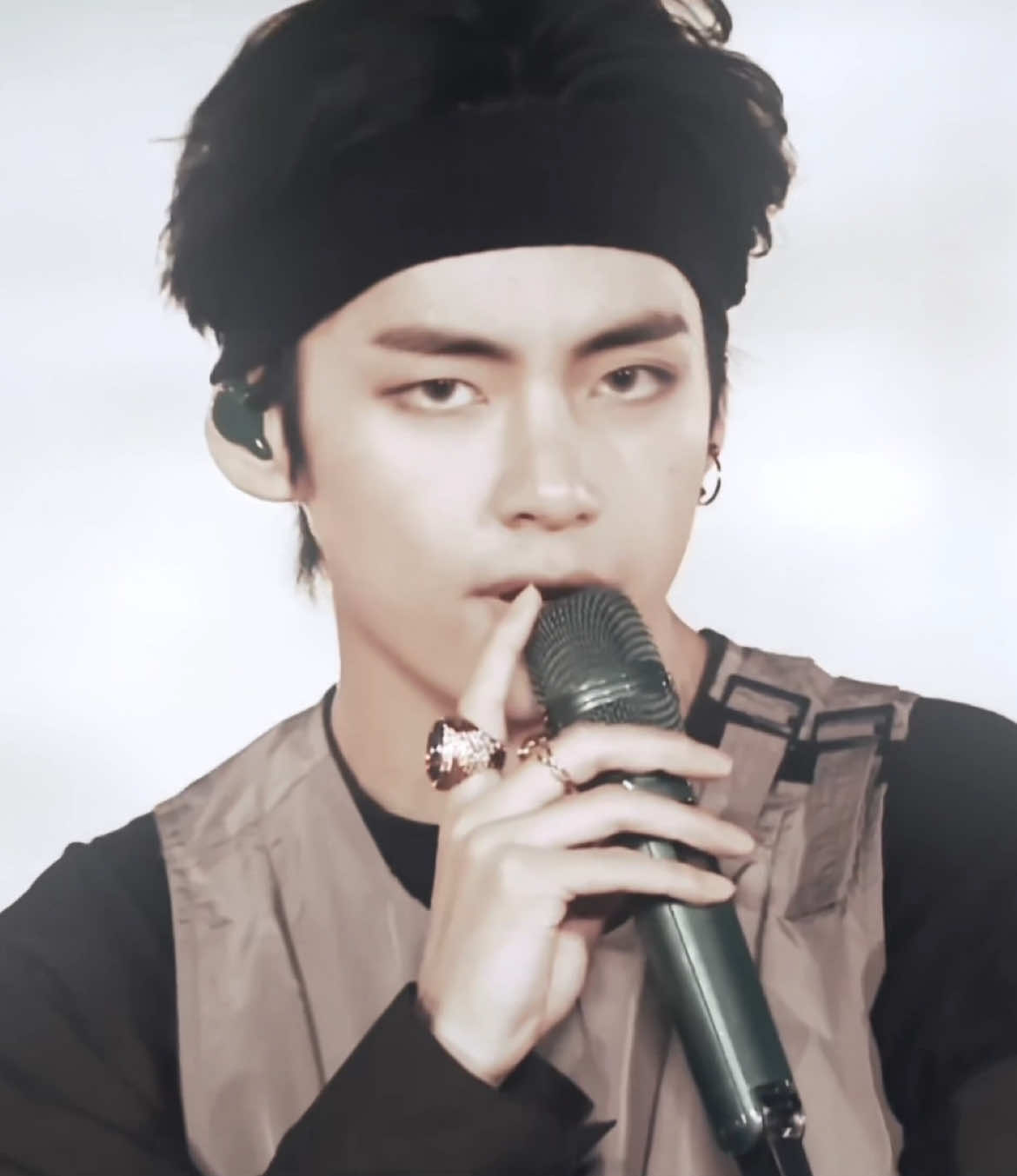 #taehyung || i just know this is gonna flop anyways what’s a bts song everyone loves but you don’t like im curious #fyp #viral #v #vbts