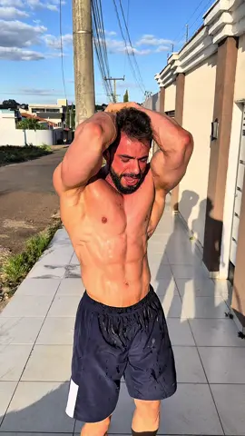 O povo da rua olhando 🤔🤨🤨 