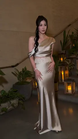 on my way to the HMMA’s last night ❤️ thank you to the best glam team on earth for making me feel so pwetty 🥹