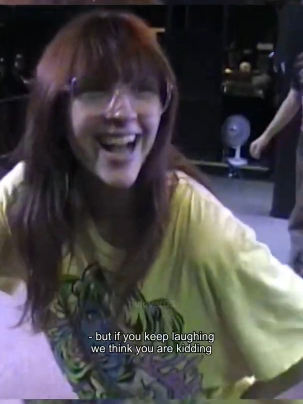 se le salio la cadera dice xd #thewarningrockband #alejandravillarreal #paulinavillarreal #danielavillarreal #memes 