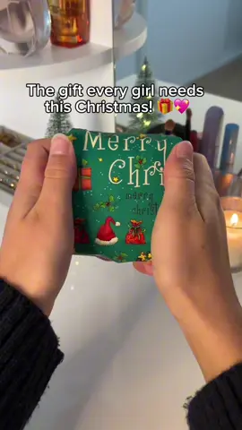 It’s a mini straightener for the girlies🌸 #ministraightener #hairhack #hairlove #christmas #uk 