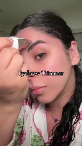 The best eyebrow and facial hair remover! We’re doing it ourselves 💁🏻‍♀️ #eyebrows#eyebrowtutorial#eyebrowtrimmer#facialhairremoval  
