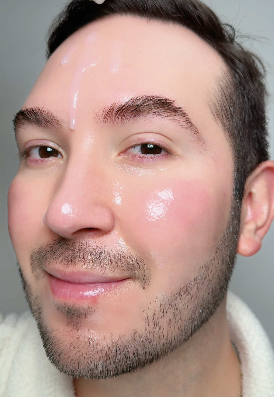 SKIN HYDRATION + NATURAL MAKEUP I can’t get enough of this deep hydration routine and natural makeup look, it’s so easy and gives me that all-day glow. Products used: @Sulwhasoo.us The Ultimate S Enriched Water @Jumiso Global Water Full Hyaluronic Acid Toner* @aestura_us Atobarrier 365 Creame @Then I Met You Essence Light Sunscreen* @ErborianUSA CC Créme á la Centella Asiatica* @House of Hur Moist Ampoule Blusher* @YSL Beauty Loveshine Lip Oil Stick #skincare #makeuptutorial #naturalmakeup #skincareroutine #easyskincareroutine  @sephora @STYLEKOREAN @YesStyle @Ulta Beauty 