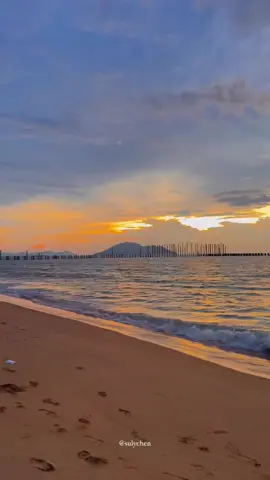 Keindahan sunset pantai samudra indah singkawang🌊☀️🐚🌅😍 #wisataalam #wisatasingkawang #singkawangwisata #singkawangcity #kalbar 