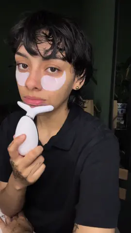 #lighttherapyskincare #selfcareroutine #SelfCare 