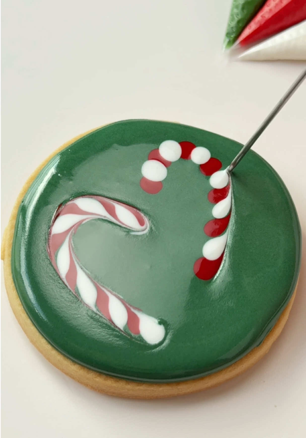 Easy Christmas Cookie 🎄recipes and link in bio #cookiedecorating #oddlysatisfying #christmas 