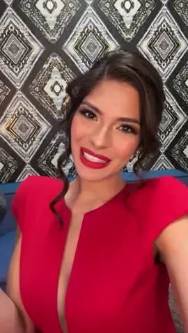 El increíble mujeron de @Sheynnis Palacios nos manda todo su apoyo en Las Estrellas Bailan en Hoy para que el público vote mucho por nosotros 😭💫💃🏽🕺🏻✨ @HOY 