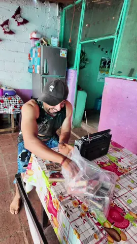 EL CASETE… #videoviral #paratiiiiiiiiiiiiiiiiiiiiiiiiiiiiiii #humor #comedia #familia 