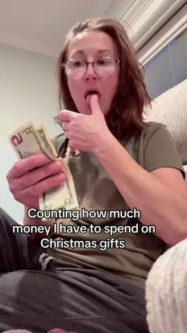 @kallmegabi you know where to get your Christmas gifts from🎅🏼👀 #christmas 