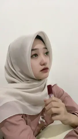 “yang sakitnya abadi”😀 #vaniaaa_ #seluruhnafasini 