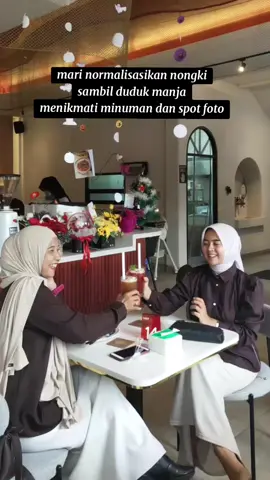 sambil nunggu menu #nongki #rels #kemeja 