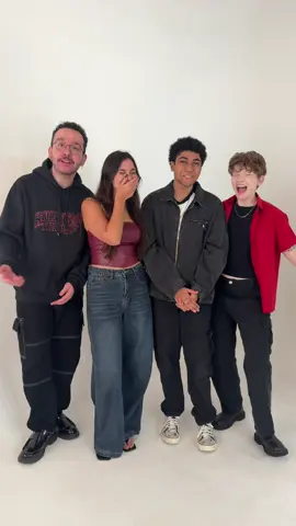 Dustin, Onze, Will e Max juntos…? ❤️✨