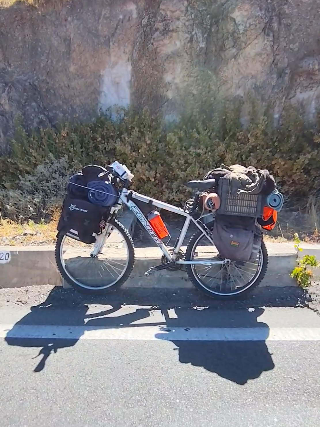 Camino a Cusco 🚴‍♂️🇵🇪 CAPITULO 67 Encontré una piscina ✌️🤪 a bañarse 😏 amigo aún no termina las subidas ✌️😅 jajajjajaja bueno che, en algún momento tiene que terminar obio, así a seguir nomás ✌️🤪🚴🇵🇪 Soy un Cicloviajero Peruano nomada 🚴‍♂️🇵🇪 Cuenta secundaria: Tiktok @mulequi_inkaa Facebook @mulequi_inka Instagram @mulequi_inka Youtube Mulequi inka Kick Mulequi inka Apoyo al contenido yape 💜 en mi perfil ✌️🫂👍 Paypal freyicarioca@gmail.com El Viaje por Sudamerica continuara🚴‍♂️🌍 Acompañame causa 🙋‍♂️ y ayudame compartiendo, dejame tu rico Like 👍 #cicloviajeros #turismo #perú #mtb #travel 