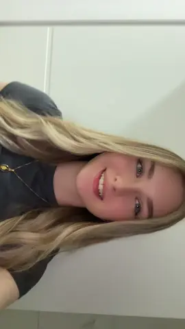 💇🏼‍♀️💅🏻🪽