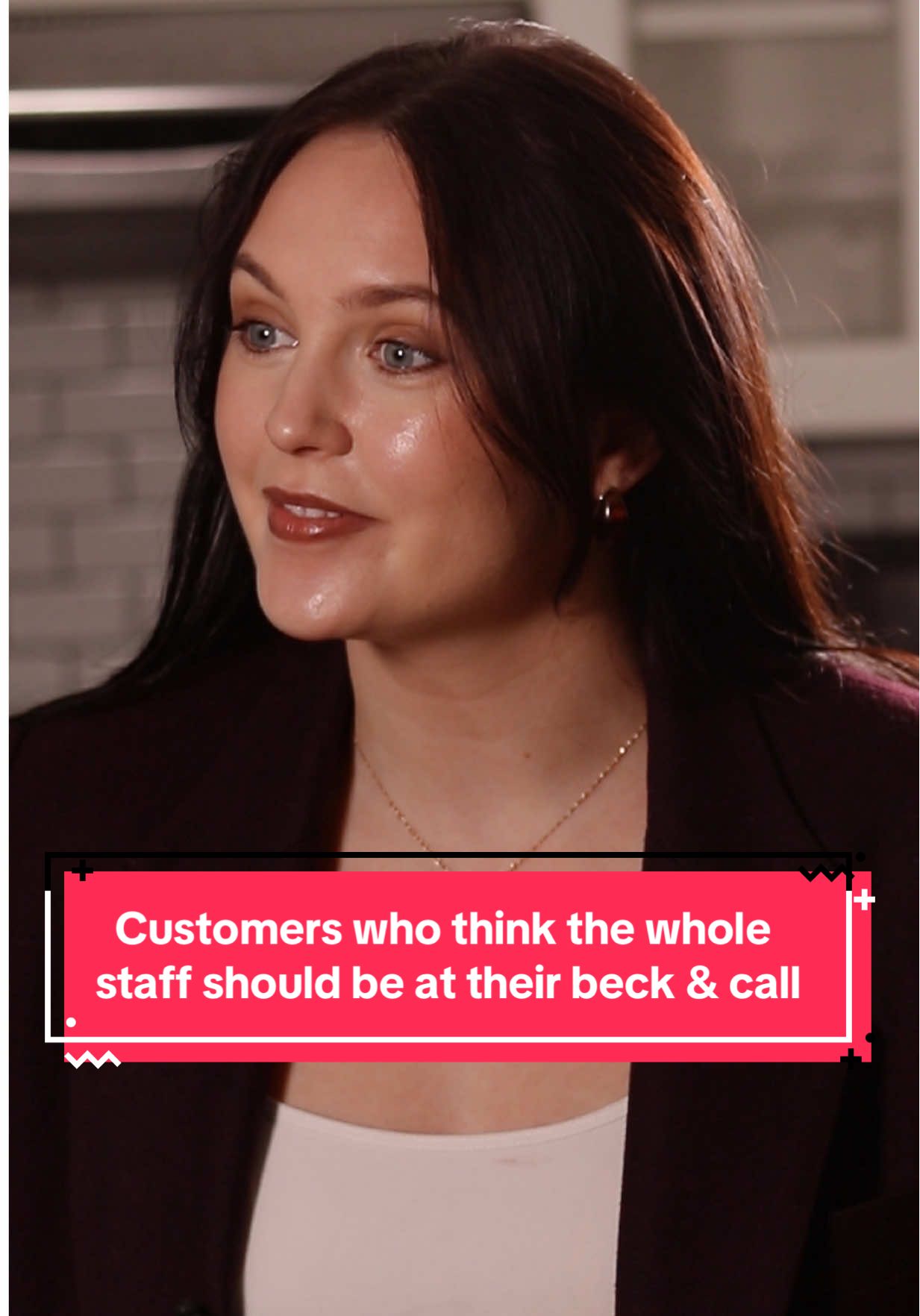 Meanwhile the girlie who’s off the clock is over there like “huh???” #skit #actress #bartender #customerservice #series 