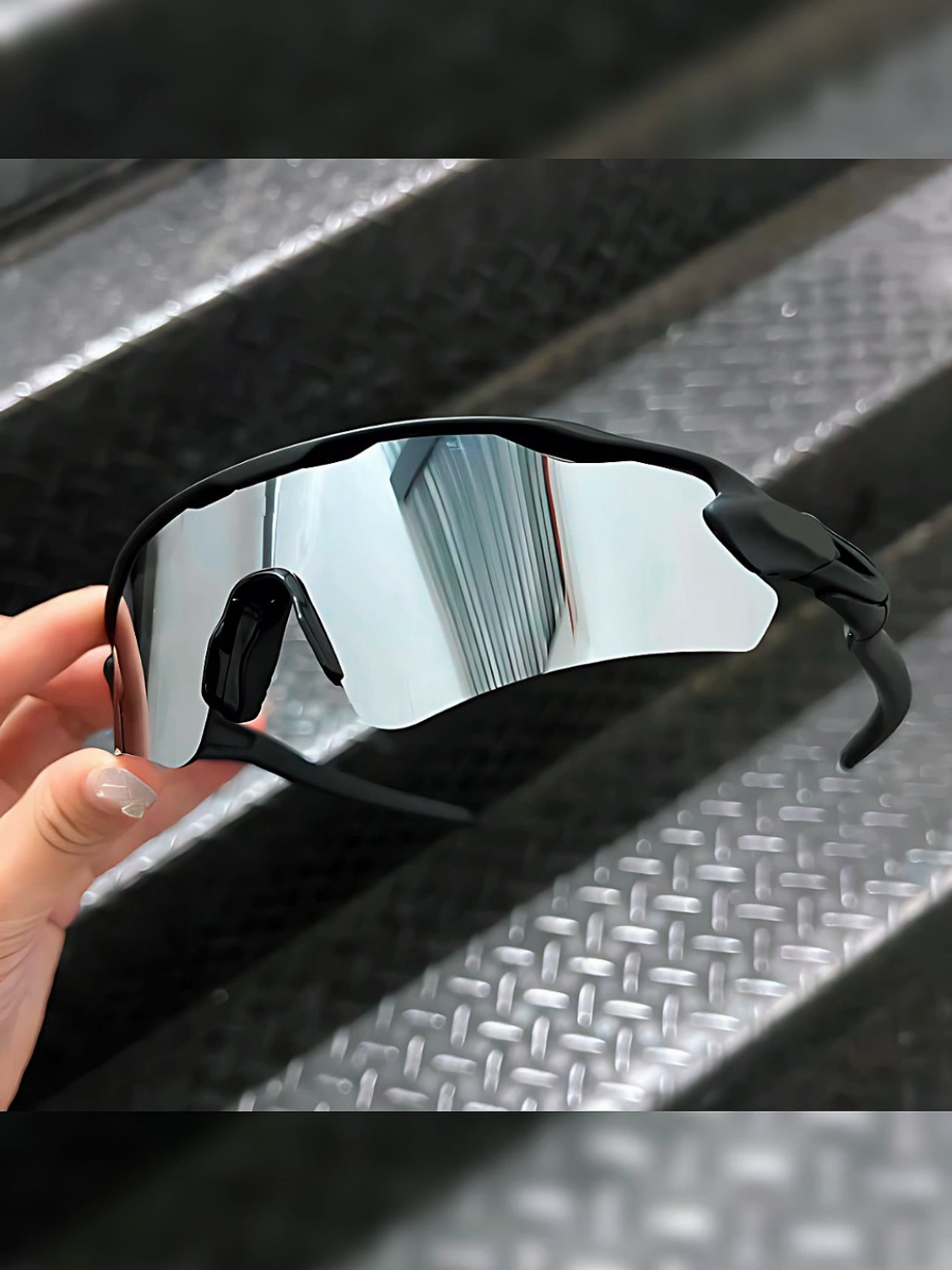 Óculos de Sol masculino e feminina Corrida Ciclismo Beach Tennis Praia Volei lente polarizada Proteção UV400. Compre na Shopee agora! https://s.shopee.com.br/10vGDh0tFC #oculos #esporte #Fitness #corrida 