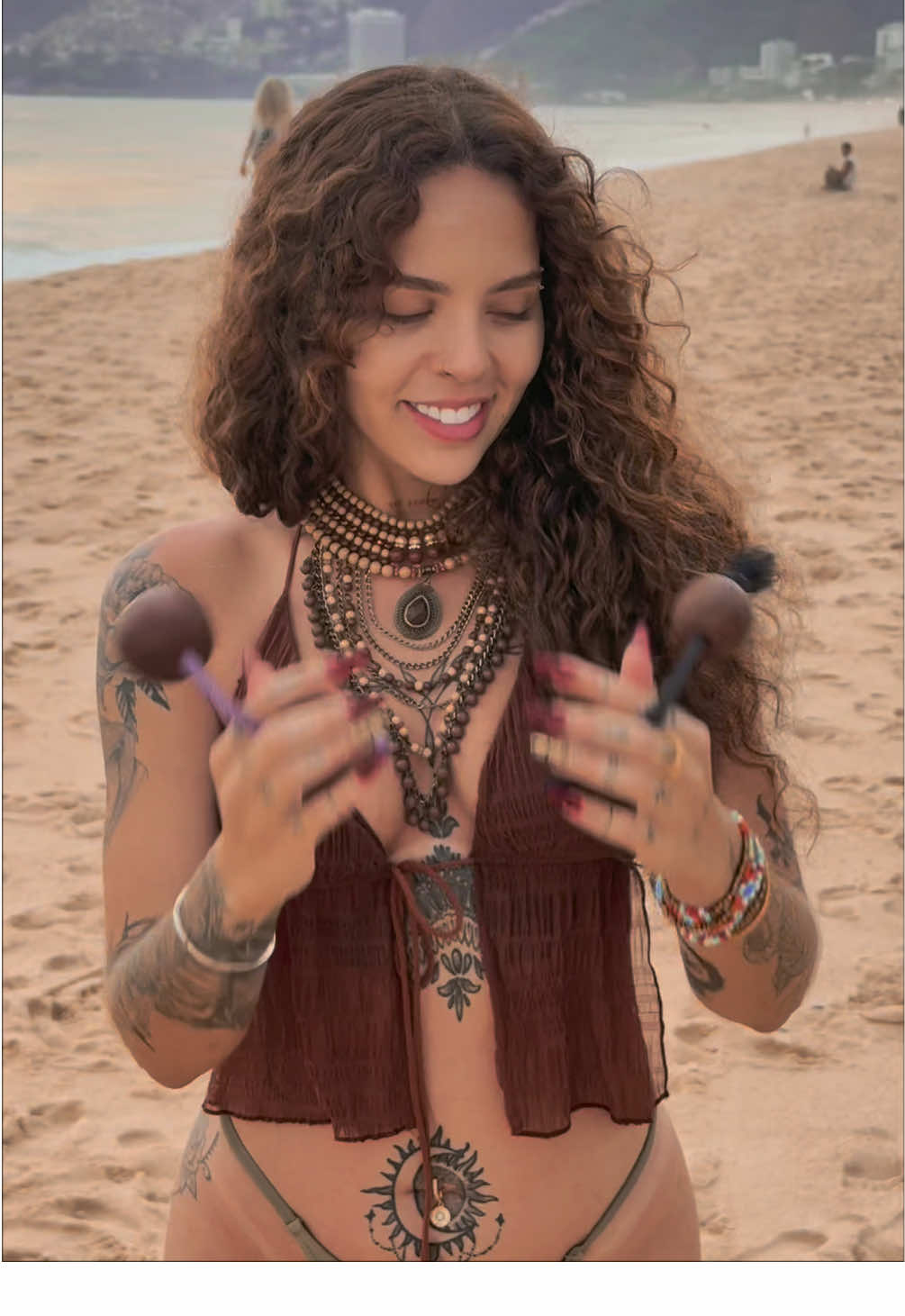 Eu só quero um Xodó - Dominguinhos  Eita que feriadou nesse meu RJ 😍🤌🙌 Sabia que o primeiro video que postei aqui foi cantando essa musica? Que vcs tenham um feriado cheio de momentos felizes! Beijo da INÁ 💋 #viral #cantar #fyp #asalato #fy 