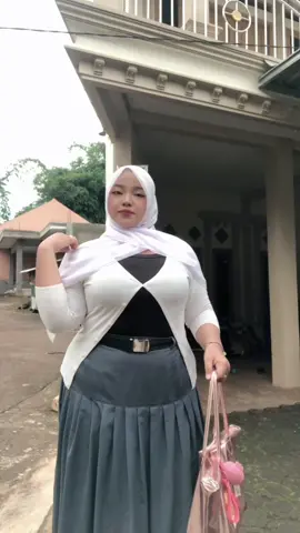 chek outfit ceritanya🫶🏻