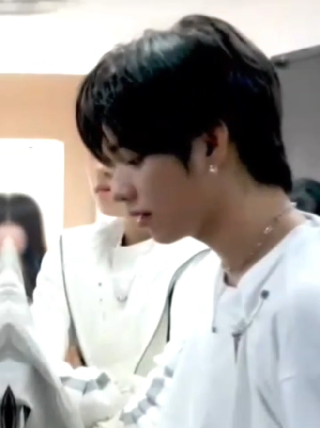 I can just watch him do nothing all day 😩 #ahof #JL  #jlgaspar #edit 