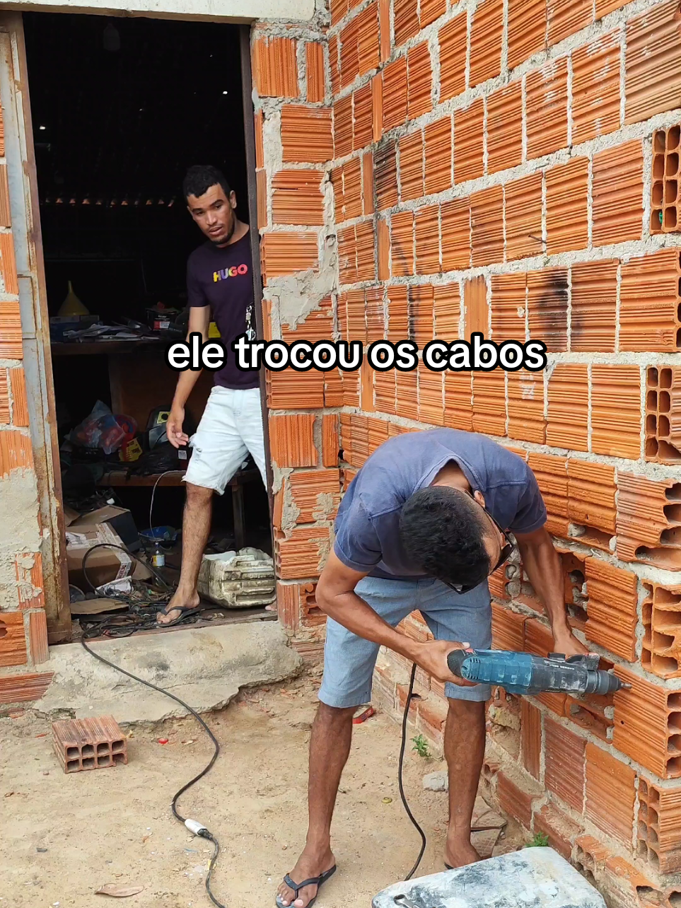 ele trocou os cabos