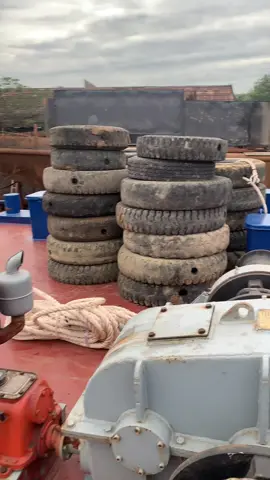 Ngày đẹp xuống sông