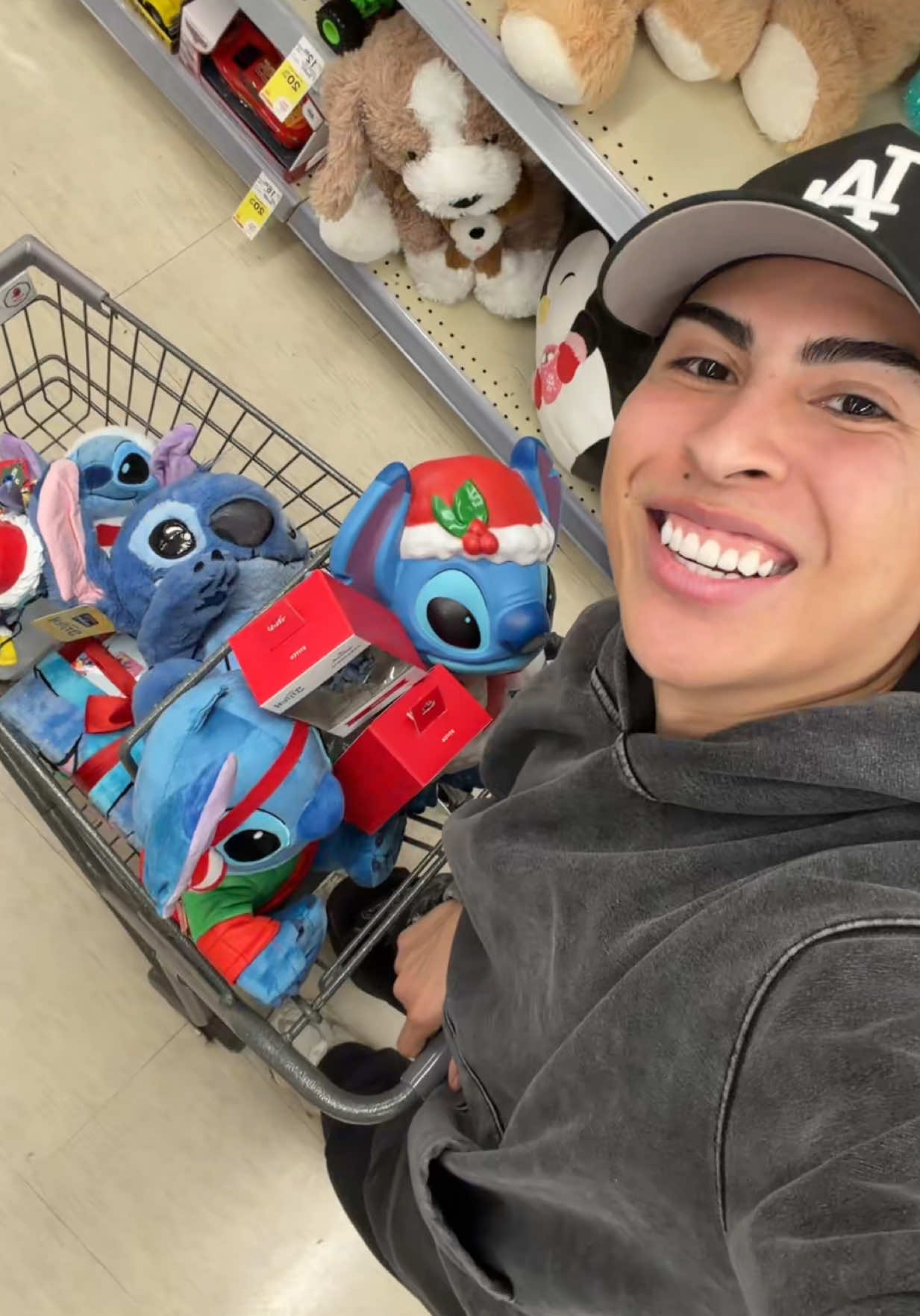 was NOT expecting that😭🥹 #stitch #liloandstitch #christmas #fyp #louiecastro 