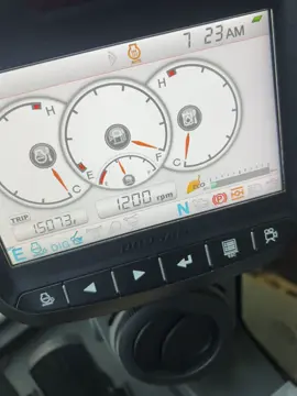 Lạnh đến nỗi mà máy nó còn tự sưởi 😑