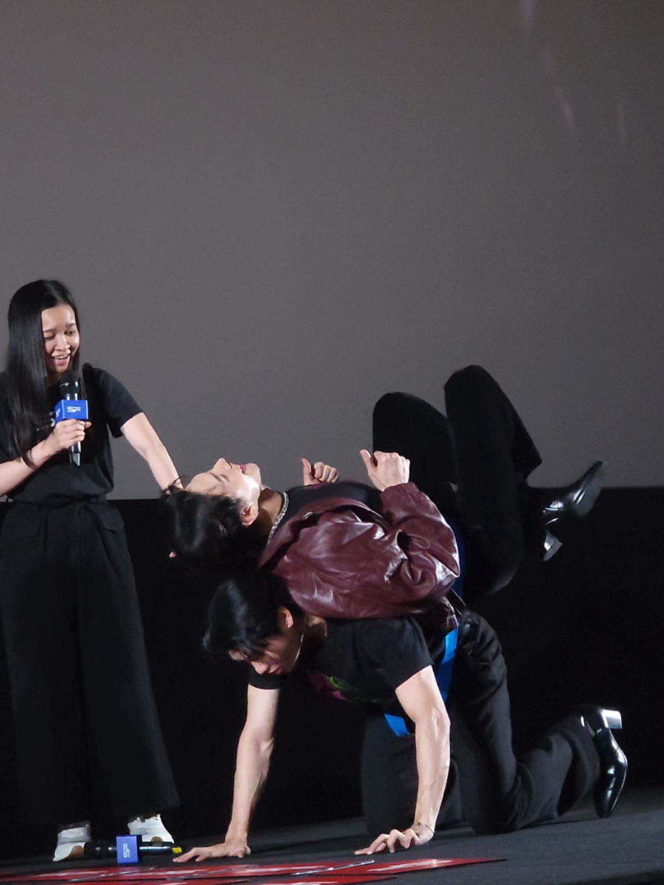 ออฟโรด ตัวจิ๋วที่แข็งแรงมาก วิดพื้นพร้อมพี่อู๋ขึ้นหลัง  💪 #SFxDaouOffroad ೀ⋆ #DaouOffroad #ต้าห์อู๋ออฟโรด ˚‧♡