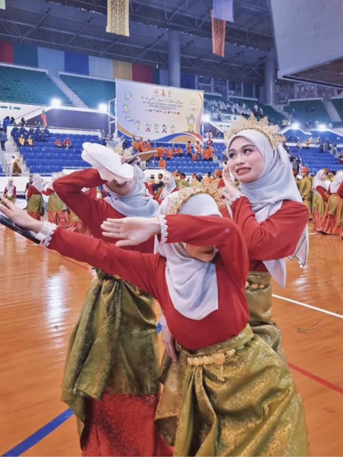 cute, w @کاسيه 𔓘 @icantikzz💤 