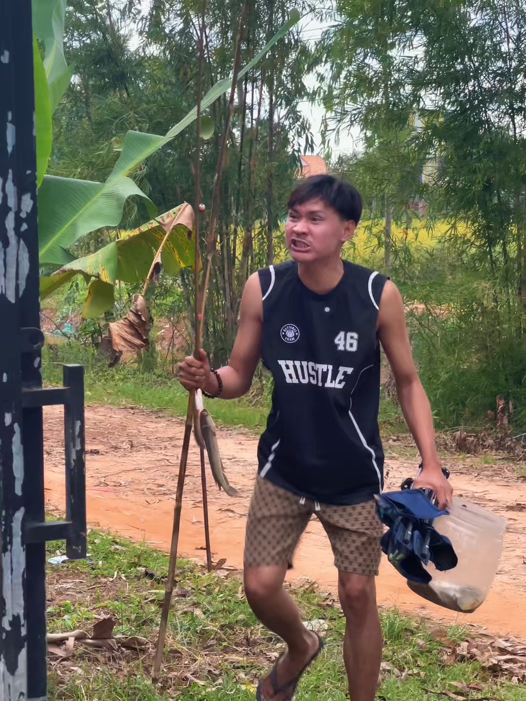 កំហឹ..!ងអ្នកស្ទួចត្រី..🤨 📥ឧបត្ថមពេញទំហឹងដោយ:កៅអៀកក្តៅសុីសុីធម្មជាតិ#fyp #funny