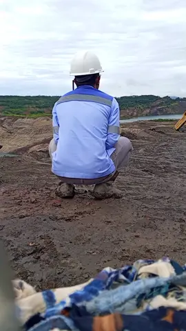 Dunia Jangan Terlalu Di Kejar  Nanti Kalau Tidak Sanggup Bisa Gila  #fyp #story #kuli #tambangbatubara #Doglovers 