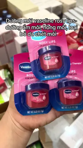 💢Dòng dưỡng môi này thì khỏi phải chê rồi ạ quá quen thuộc với ce phải hem. 🍑 Sáp dưỡng môi Vaseline Lip Therapy 7g 📍Hồng - Rosy ( dưỡng & làm hồng môi )  Hướng dẫn sử dụng: - Sau khi tẩy trang, lấy một lượng vừa đủ thoa lên môi - Thoa lên môi trước 5 phút khi đánh son #duongmoivaseline #vaselinerosylips #sapduongmoivaseline #trending #kienstoremyphamduocmypham  @Kienstore skincare  @Kienstore skincare  @Kienstore skincare 