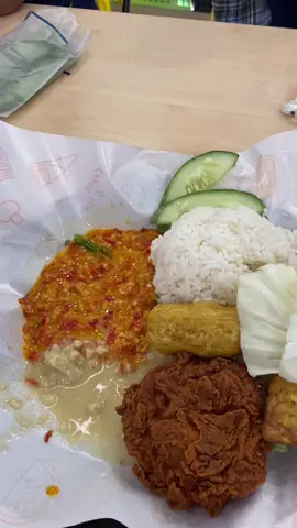 Kalah baby 5 tahun makan. 