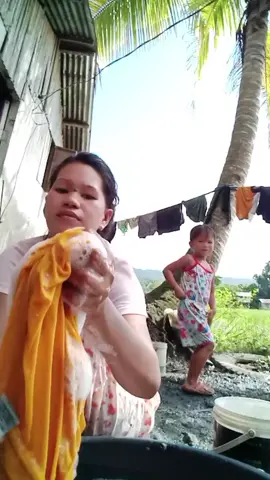 mo sayaw dw cya Arun mawala dw akng kakapoy🥰 ohh yes mawala JD Ang kakapoy ni mama bzta naa Kay anak nga maayo kaayo mo sayaw😘🫂#indaybukid #4yearsbabygirl #facebookpage #please_share_this_video🙏🙏🙏🙏 #proudpobrengbisaya❤ #plzviral🥺🥺🙏🙏foryoupage 